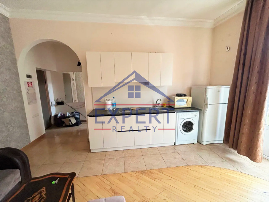 ԿԵՆՏՐՈՆ, ՄԱՇՏՈՑԻ ՊՈՂՈՏԱ, 2 ՍԵՆՅԱԿ