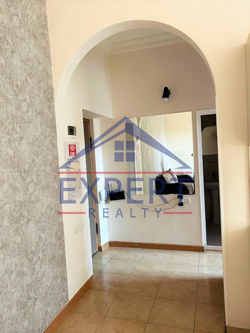 ԿԵՆՏՐՈՆ, ՄԱՇՏՈՑԻ ՊՈՂՈՏԱ, 2 ՍԵՆՅԱԿ