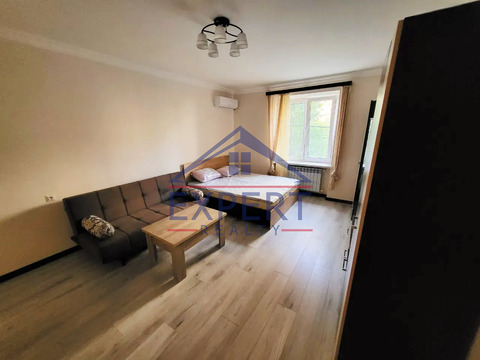 ԿԵՆՏՐՈՆ, ՆԱԼԲԱՆԴՅԱՆ ՓՈՂՈՑ, 1 ՍԵՆՅԱԿ