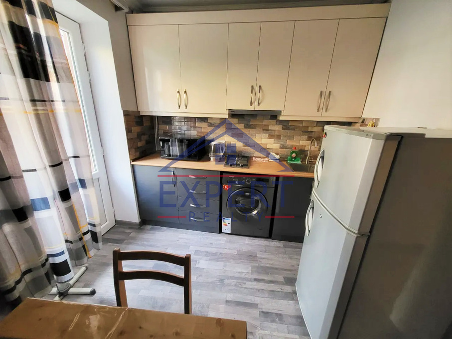 ԿԵՆՏՐՈՆ, ՆԱԼԲԱՆԴՅԱՆ ՓՈՂՈՑ, 1 ՍԵՆՅԱԿ