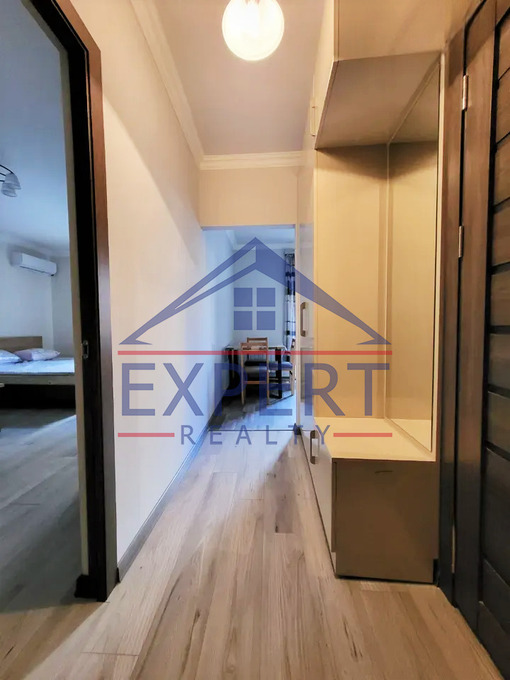 ԿԵՆՏՐՈՆ, ՆԱԼԲԱՆԴՅԱՆ ՓՈՂՈՑ, 1 ՍԵՆՅԱԿ