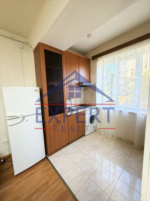 ԿԵՆՏՐՈՆ, ՏԻԳՐԱՆ ՄԵԾ ՊՈՂՈՏԱ, 1 ՍԵՆՅԱԿ