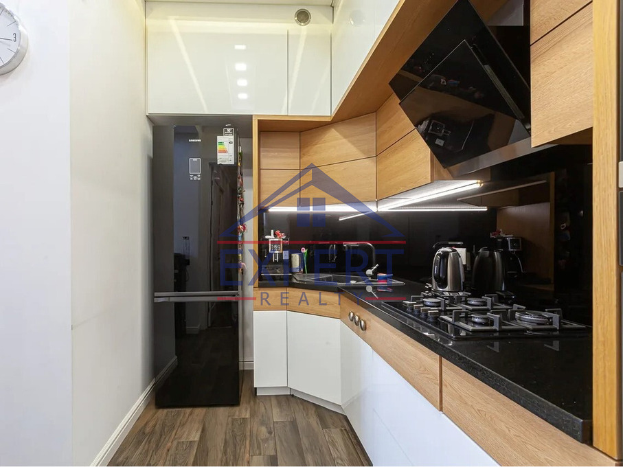 ԿԵՆՏՐՈՆ, ԽՈՐԵՆԱՑԻ ՓՈՂՈՑ, 3 ՍԵՆՅԱԿ