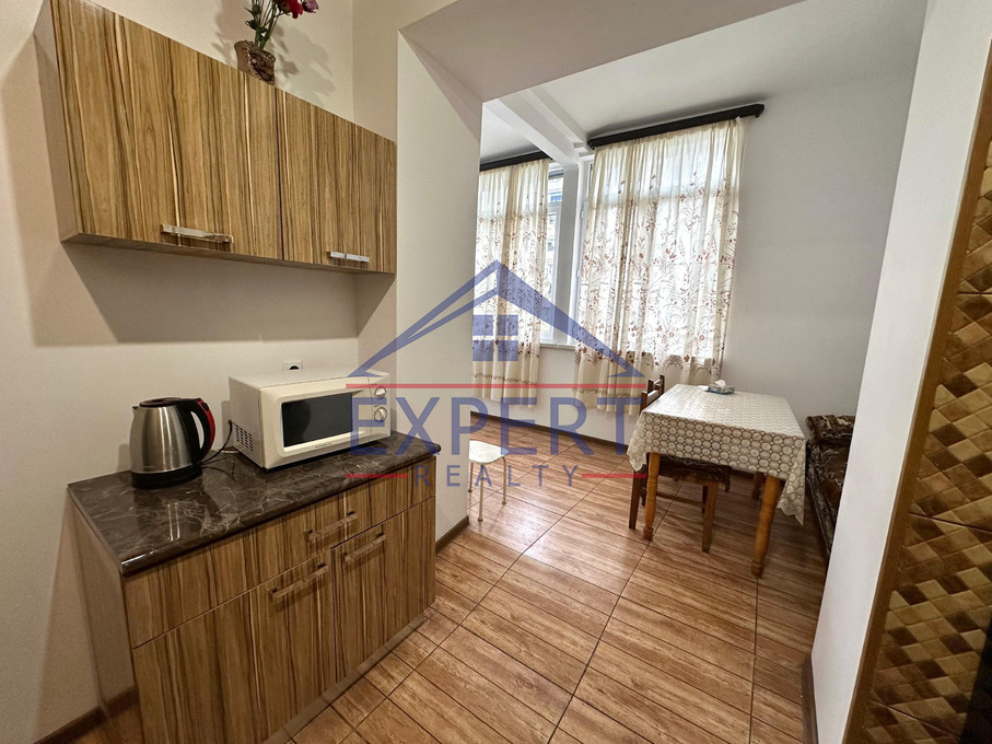 ԿԵՆՏՐՈՆ, ԶԱՔՅԱՆ ՓՈՂՈՑ, 2 ՍԵՆՅԱԿ