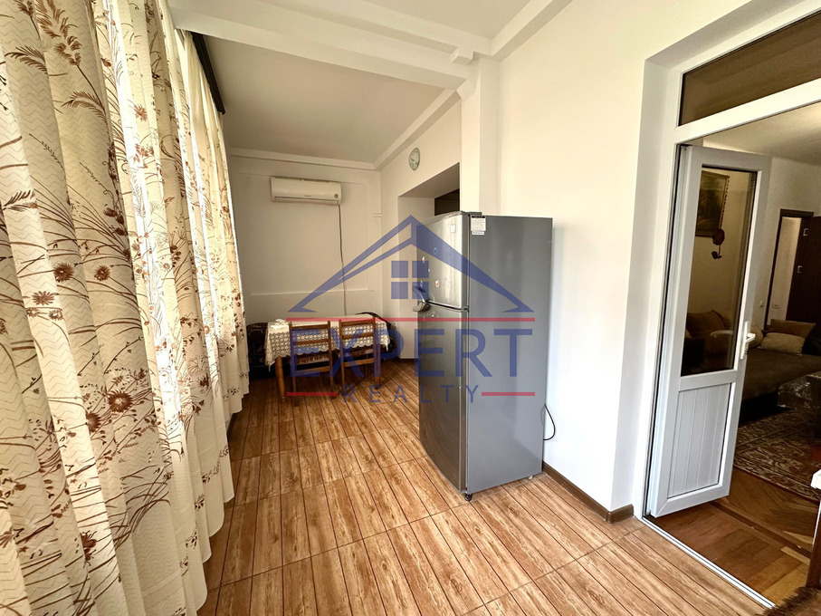 ԿԵՆՏՐՈՆ, ԶԱՔՅԱՆ ՓՈՂՈՑ, 2 ՍԵՆՅԱԿ