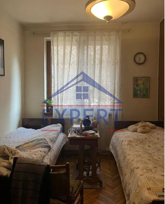 ԿԵՆՏՐՈՆ, ՍԱՅԱԹ ՆՈՎԱ ՊՈՂՈՏԱ , 4 ՍԵՆՅԱԿ