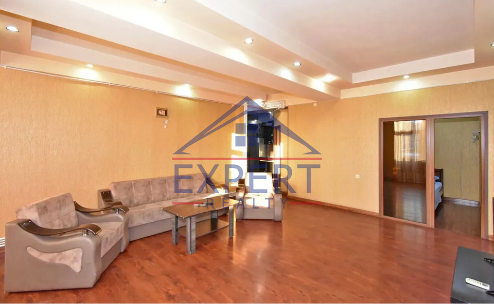 ԿԵՆՏՐՈՆ, ՄԱՇՏՈՑԻ ՊՈՂՈՏԱ, 3 ՍԵՆՅԱԿ