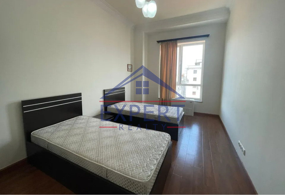 ԿԵՆՏՐՈՆ, ԱՐԱՄԻ ՓՈՂՈՑ, 4 ՍԵՆՅԱԿ