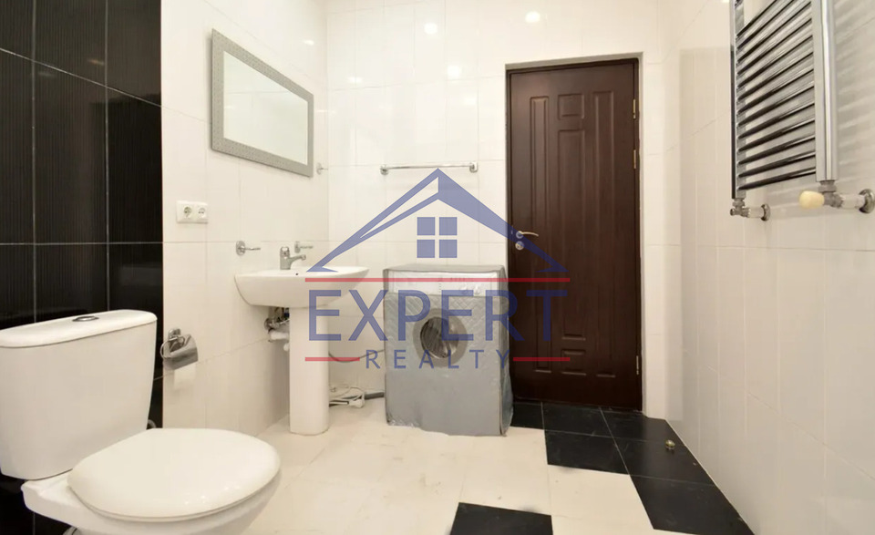 ԿԵՆՏՐՈՆ, ԱՐԱՄԻ ՓՈՂՈՑ, 4 ՍԵՆՅԱԿ