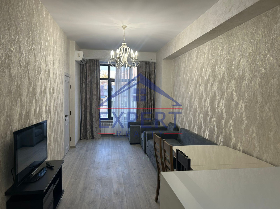 ԿԵՆՏՐՈՆ, ՆԱԼԲԱՆԴՅԱՆ ՓՈՂՈՑ, 3 ՍԵՆՅԱԿ