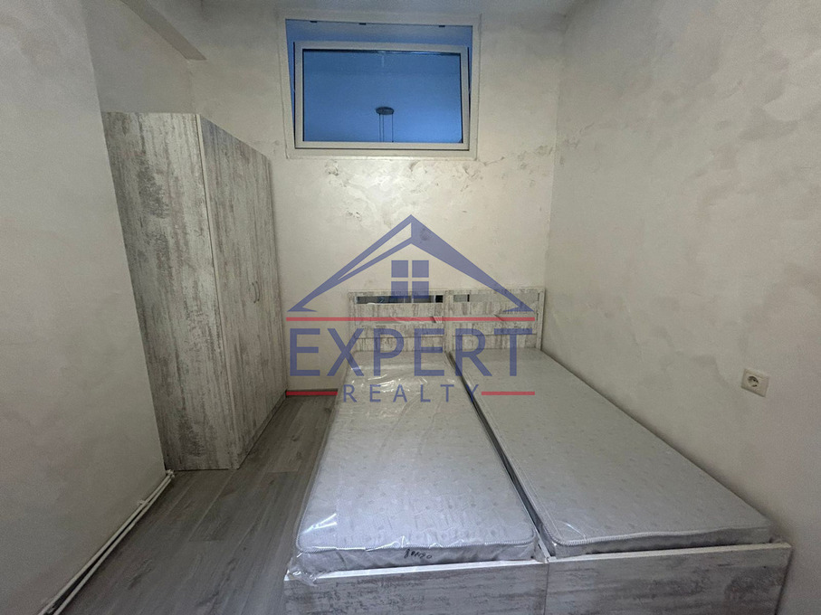 ԿԵՆՏՐՈՆ, ՆԱԼԲԱՆԴՅԱՆ ՓՈՂՈՑ, 3 ՍԵՆՅԱԿ