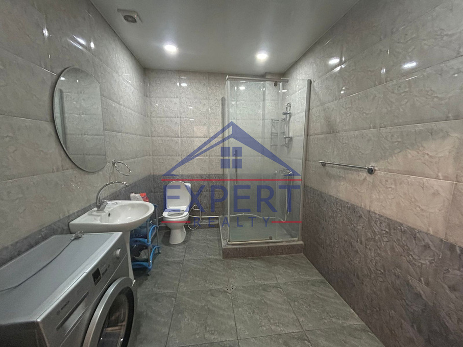 ԿԵՆՏՐՈՆ, ՆԱԼԲԱՆԴՅԱՆ ՓՈՂՈՑ, 3 ՍԵՆՅԱԿ