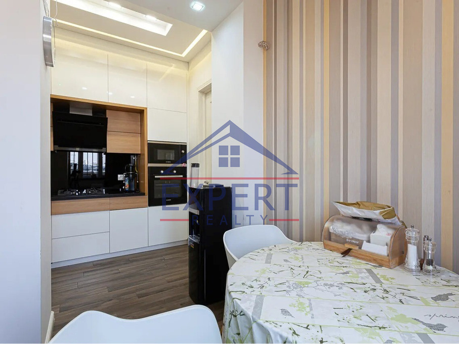 ԿԵՆՏՐՈՆ, ԽՈՐԵՆԱՑԻ ՓՈՂՈՑ, 3 ՍԵՆՅԱԿ