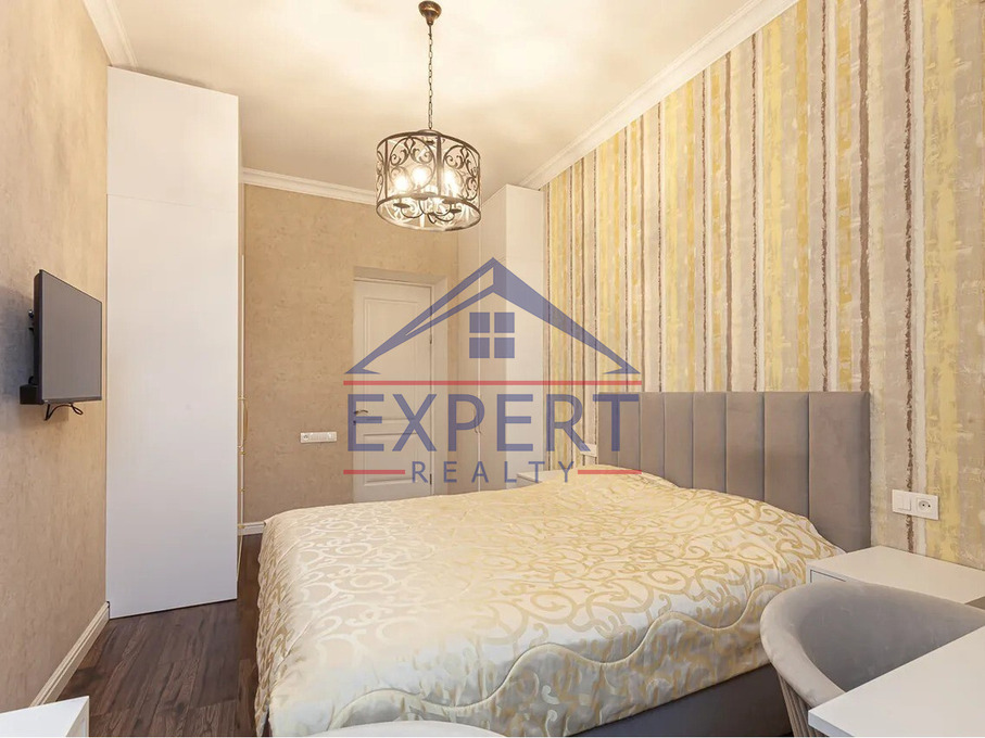 ԿԵՆՏՐՈՆ, ԽՈՐԵՆԱՑԻ ՓՈՂՈՑ, 3 ՍԵՆՅԱԿ