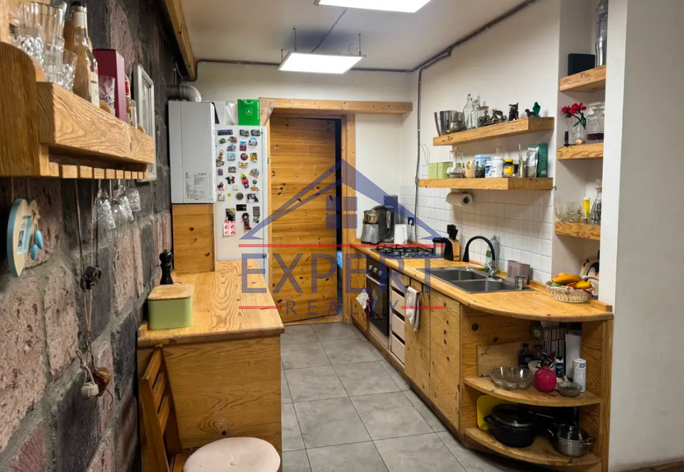 ԿԵՆՏՐՈՆ, ՄԱՇՏՈՑԻ ՊՈՂՈՏԱ, 2 ՍԵՆՅԱԿ