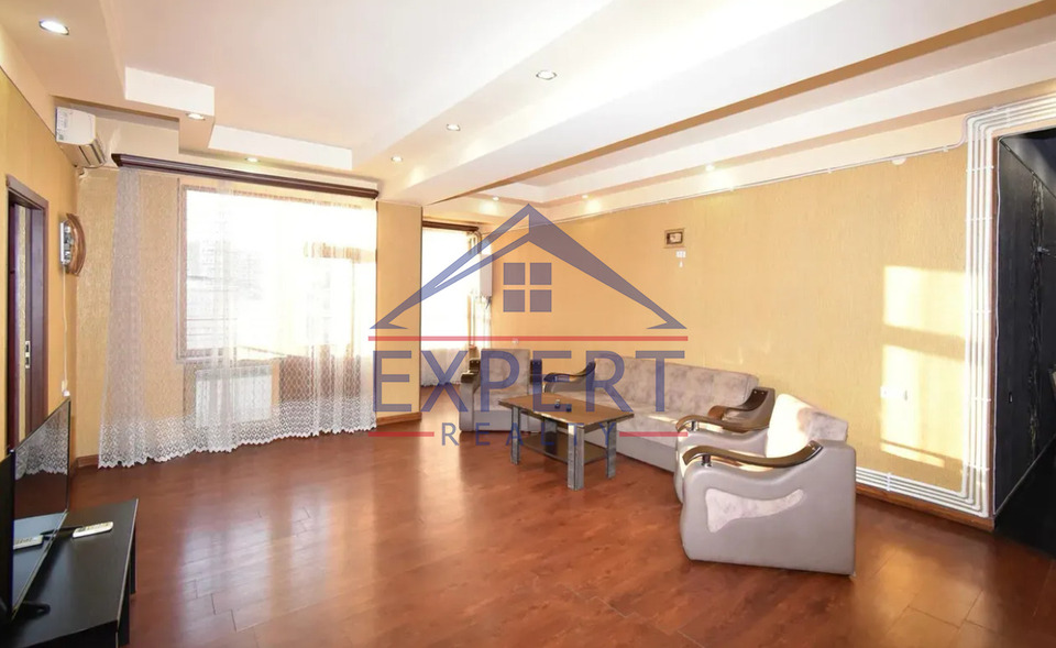 ԿԵՆՏՐՈՆ, ՄԱՇՏՈՑԻ ՊՈՂՈՏԱ, 3 ՍԵՆՅԱԿ