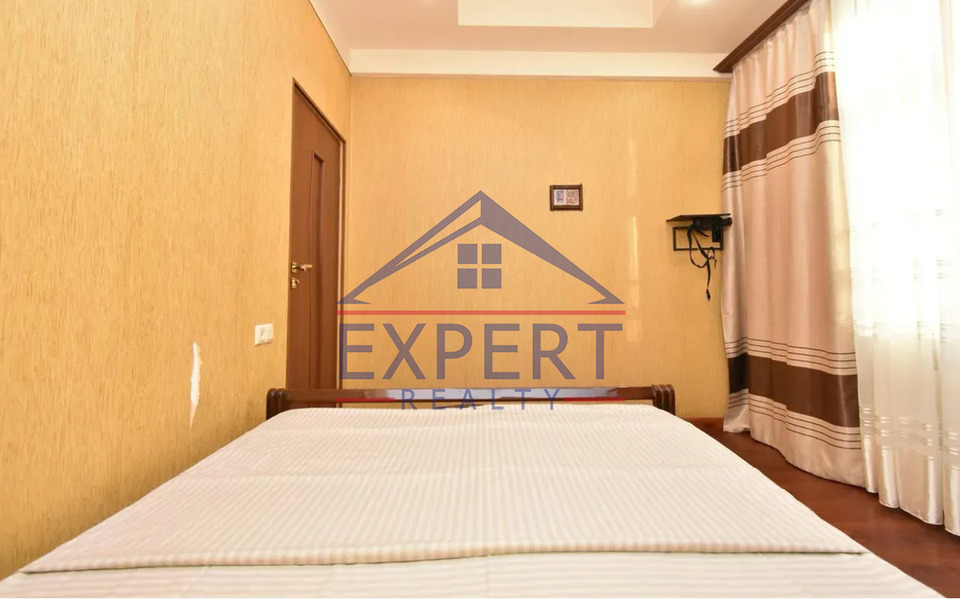 ԿԵՆՏՐՈՆ, ՄԱՇՏՈՑԻ ՊՈՂՈՏԱ, 3 ՍԵՆՅԱԿ