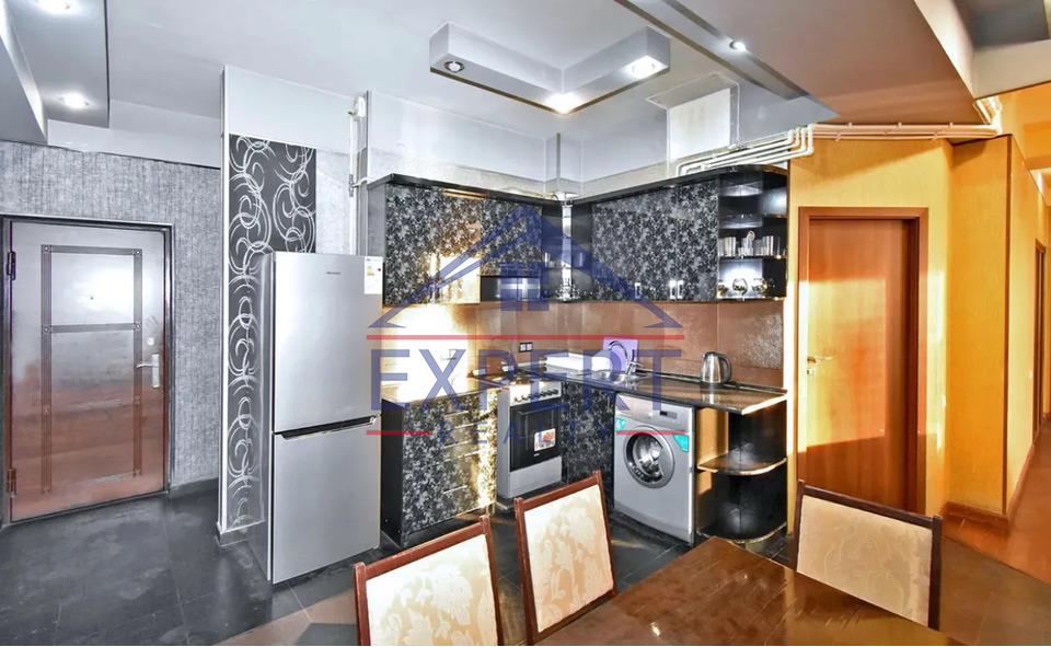 ԿԵՆՏՐՈՆ, ՄԱՇՏՈՑԻ ՊՈՂՈՏԱ, 3 ՍԵՆՅԱԿ