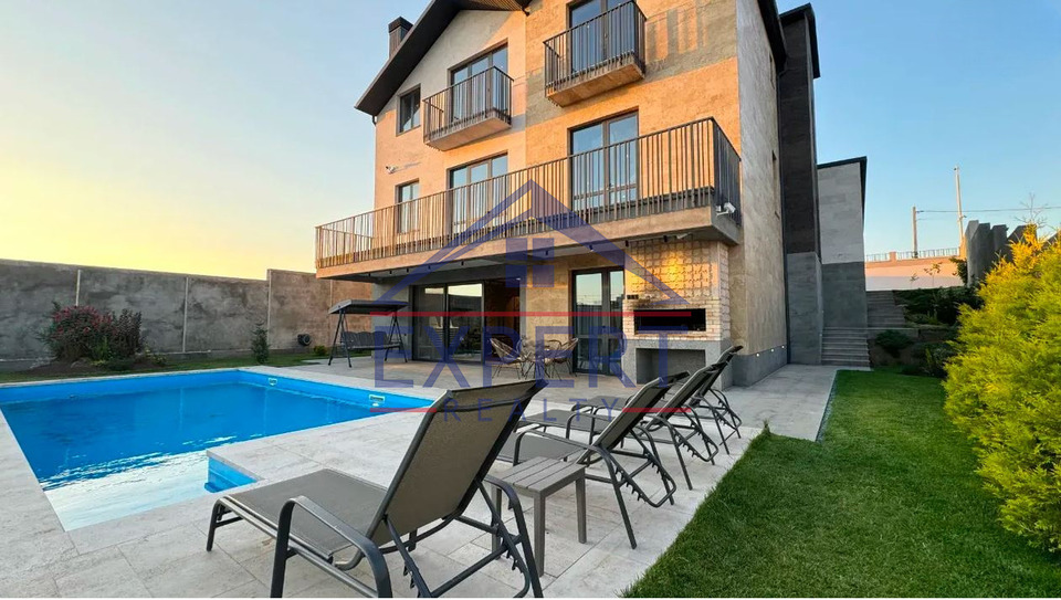 ՆՈՐ ՆՈՐՔ, ԲԱԳՐԵՒԱՆԴ ԹԱՂԱՄԱՍ, 3 ՀԱՐԿ