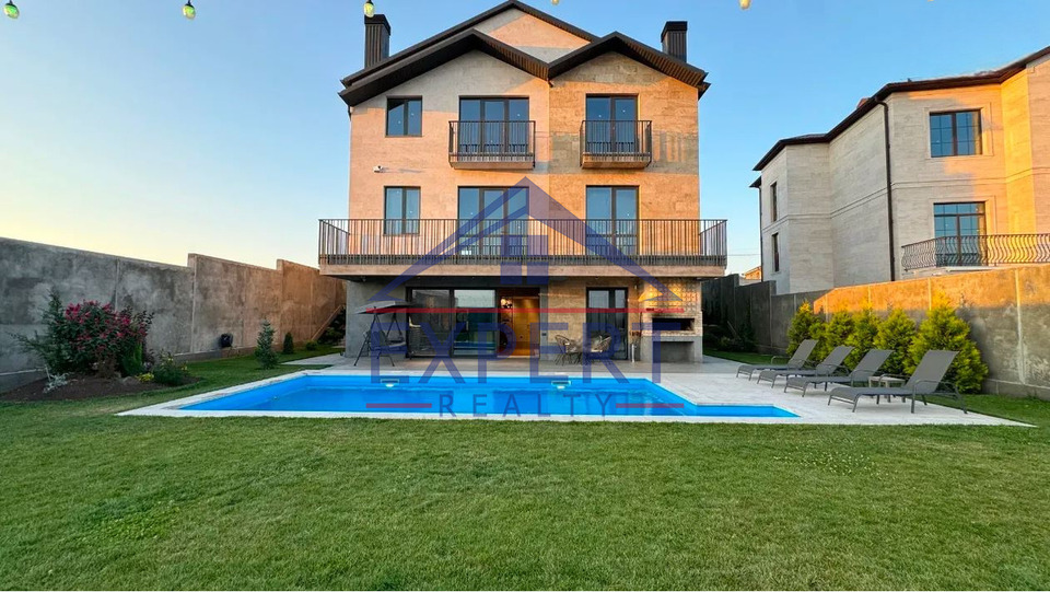 ՆՈՐ ՆՈՐՔ, ԲԱԳՐԵՒԱՆԴ ԹԱՂԱՄԱՍ, 3 ՀԱՐԿ