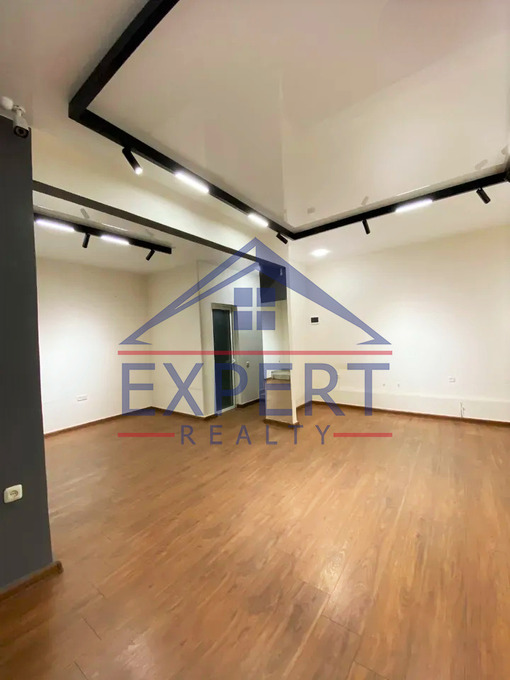 ԿԵՆՏՐՈՆ, ՆԱԼԲԱՆԴՅԱՆ ՓՈՂՈՑ, 45 ՔՄ