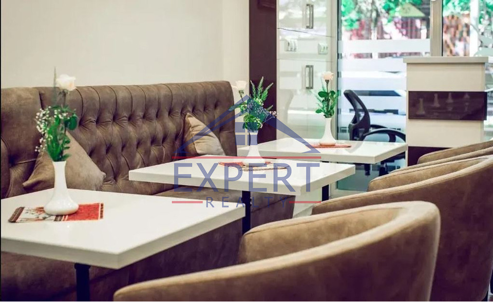 ԿԵՆՏՐՈՆ, ՓԱՎՍՏՈՑ ԲՈՒԶԱՆԴ