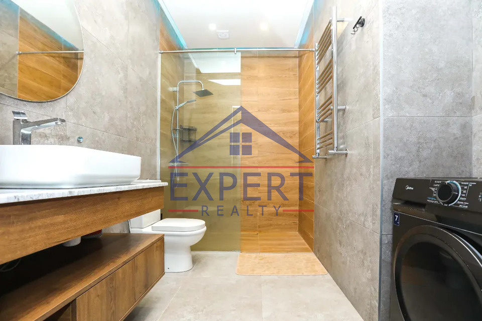 ԿԵՆՏՐՈՆ, ՉԱՐԵՆՑԻ ՓՈՂՈՑ, 2 ՍԵՆՅԱԿ