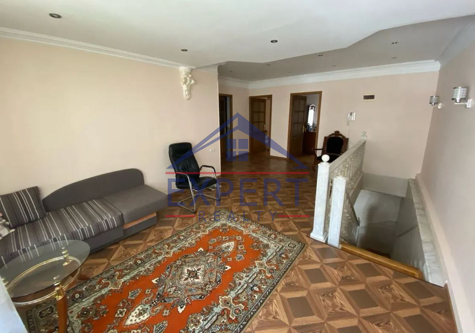 ԿԵՆՏՐՈՆ,ՊԱՐՈՆՅԱՆ ՓՈՂՈՑ 5 ՍԵՆՅԱԿ