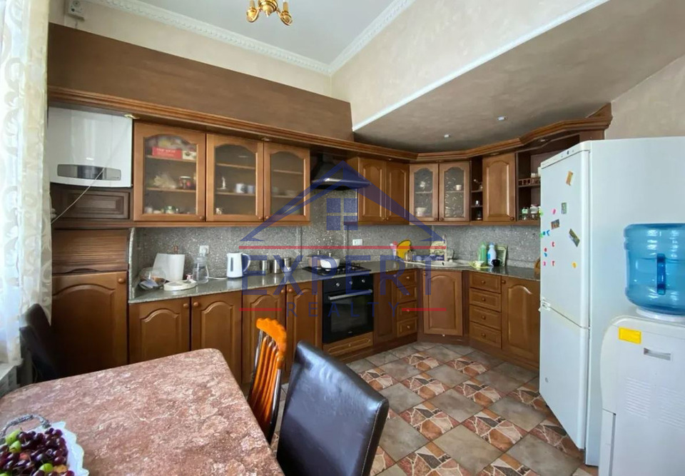 ԿԵՆՏՐՈՆ,ՊԱՐՈՆՅԱՆ ՓՈՂՈՑ 5 ՍԵՆՅԱԿ