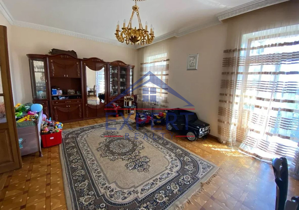 ԿԵՆՏՐՈՆ,ՊԱՐՈՆՅԱՆ ՓՈՂՈՑ 5 ՍԵՆՅԱԿ