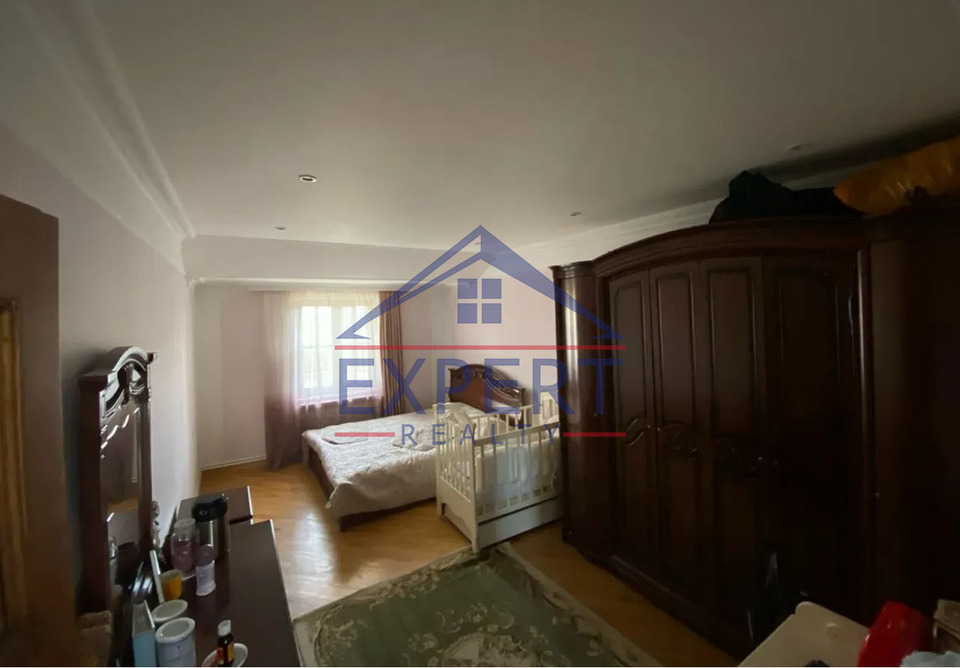 ԿԵՆՏՐՈՆ,ՊԱՐՈՆՅԱՆ ՓՈՂՈՑ 5 ՍԵՆՅԱԿ