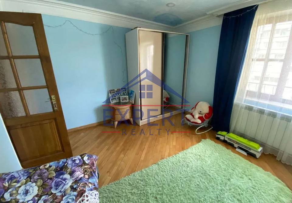 ԿԵՆՏՐՈՆ,ՊԱՐՈՆՅԱՆ ՓՈՂՈՑ 5 ՍԵՆՅԱԿ