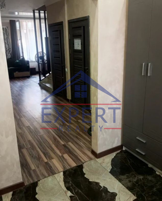 ԷՐԵԲՈՒՆԻ, ԷՐԵԲՈՒՆՈՒ ՓՈՂՈՑ, 6 ՍԵՆՅԱԿ