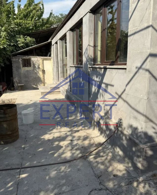 ԷՐԵԲՈՒՆԻ,   ՆՈՐ ԱՐԵՇ, 5  ՍԵՆՅԱԿ