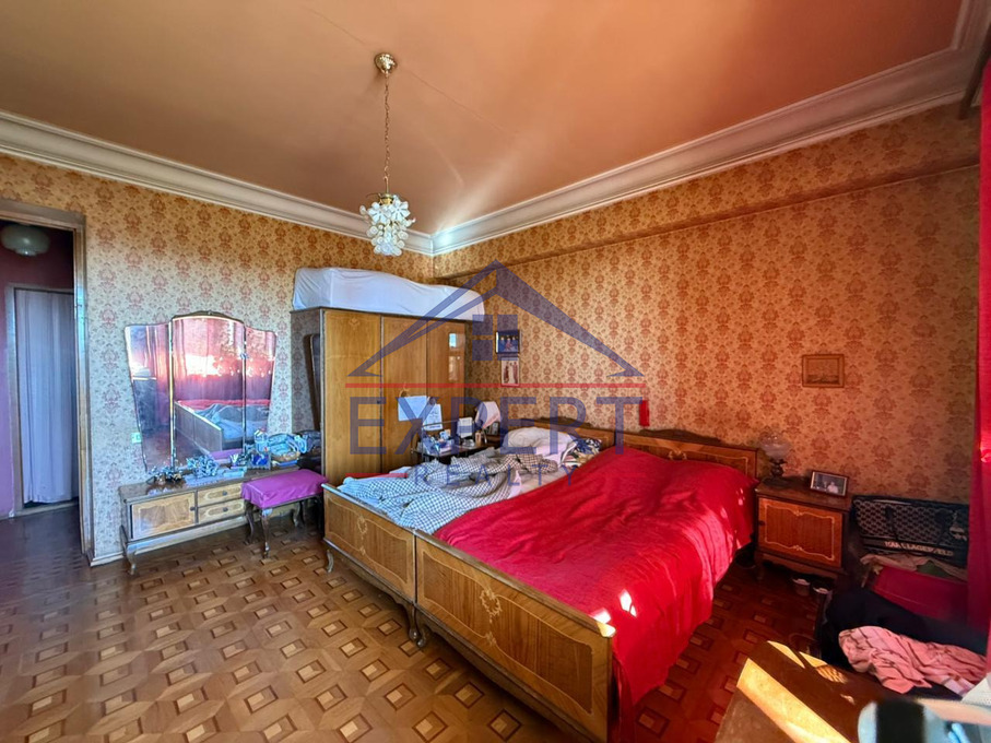 ԿԵՆՏՐՈՆ, ԲԱՂՐԱՄՅԱՆ ՊՈՂՈՏԱ, 4 ՍԵՆՅԱԿ