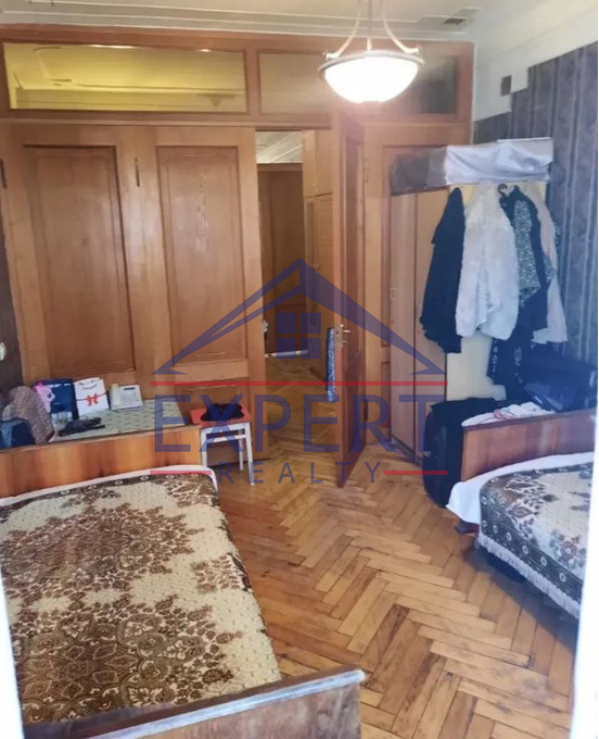 ԿԵՆՏՐՈՆ, ԽՈՐԵՆԱՑՈՒ ՓՈՂՈՑ , 3 ՍԵՆՅԱԿ