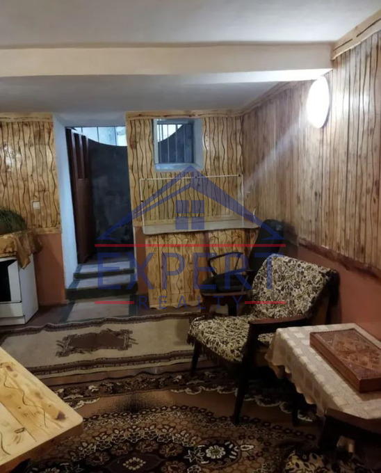 ԷՐԵԲՈՒՆԻ, ՆՈՐ ԱՐԵՇ , 7 ՍԵՆՅԱԿ