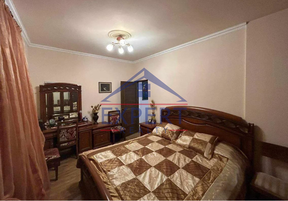 ԷՐԵԲՈՒՆԻ, ԴԱՎԻԹ ԲԵԿ  ՆՐԲԱՆՑՔ  5 ՍԵՆՅԱԿ