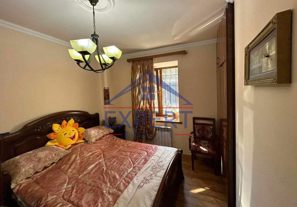 ԷՐԵԲՈՒՆԻ, ԴԱՎԻԹ ԲԵԿ  ՆՐԲԱՆՑՔ  5 ՍԵՆՅԱԿ