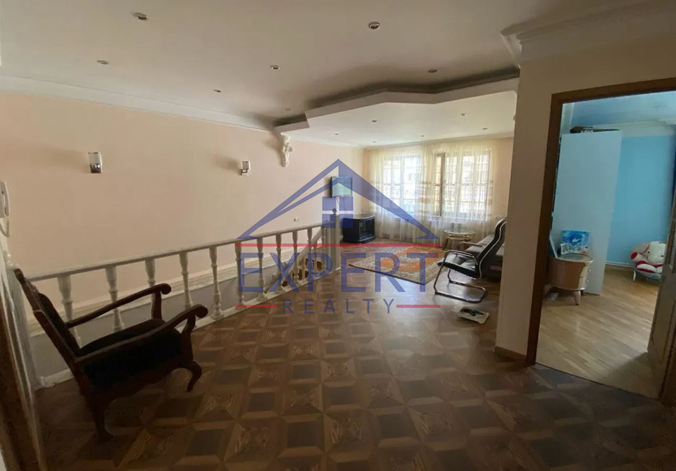 ԿԵՆՏՐՈՆ,ՊԱՐՈՆՅԱՆ ՓՈՂՈՑ 5 ՍԵՆՅԱԿ