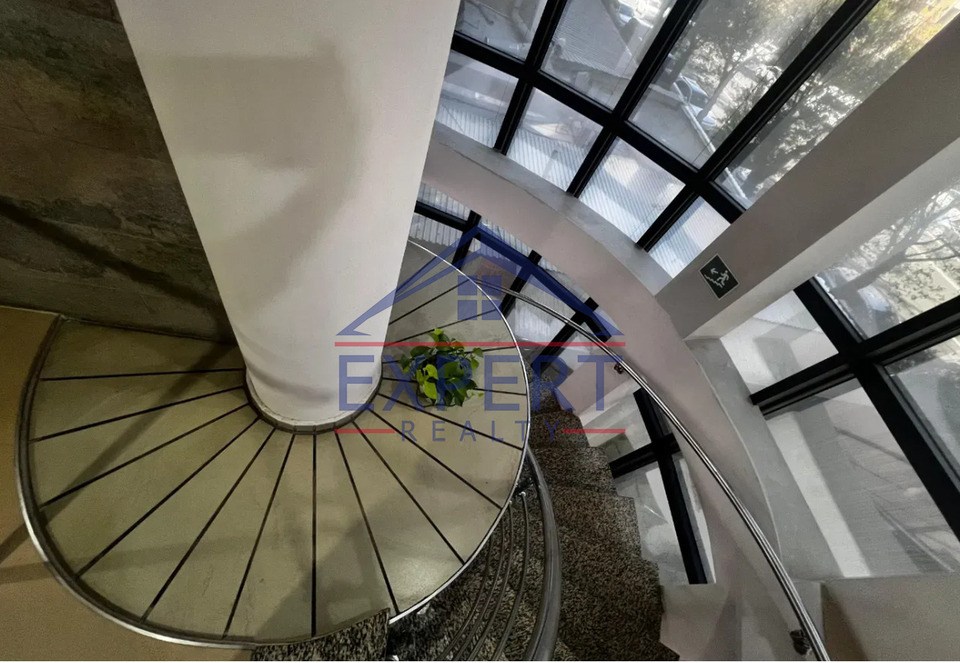 ԱՐԱԲԿԻՐ, ԿՈՄԻՏԱՍԻ ՊՈՂՈՏԱ, 3 ՍԵՆՅԱԿ