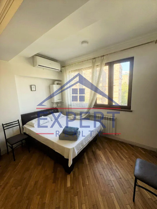 ԿԵՆՏՐՈՆ, ԱԳԱԹԱՆԳԵՂՈՍԻ ՓՈՂՈՑ, 3 ՍԵՆՅԱԿ