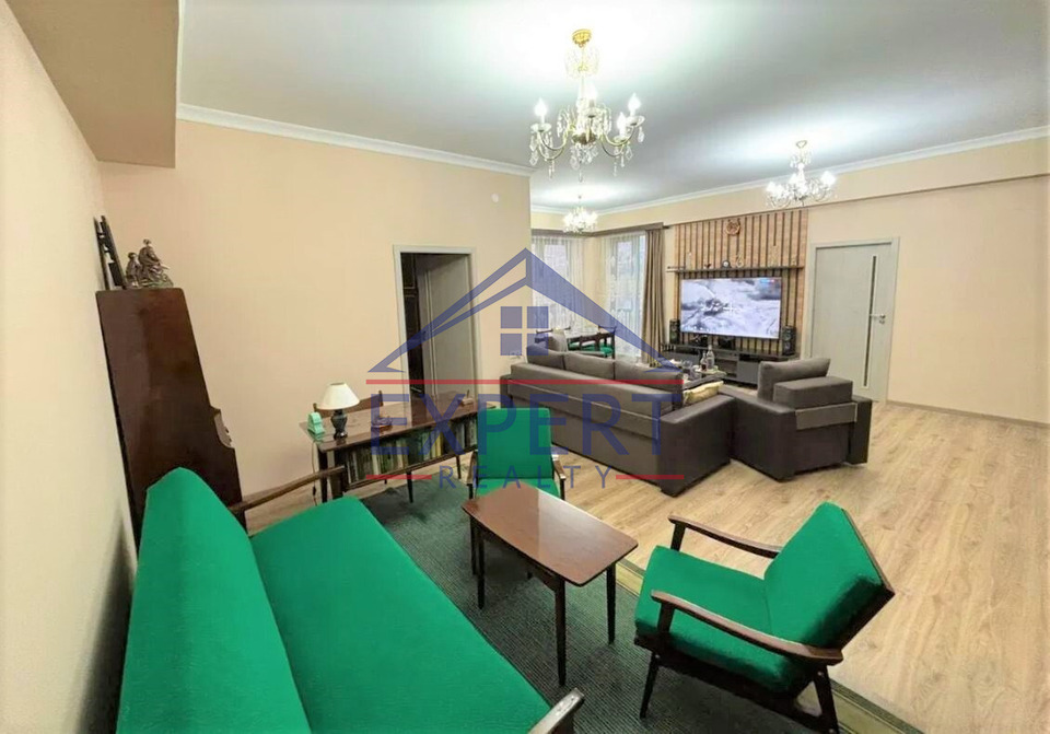 ԿԵՆՏՐՈՆ, ՊԱՐՈՆՅԱՆ ՓՈՂՈՑ, 3 ՍԵՆՅԱԿ