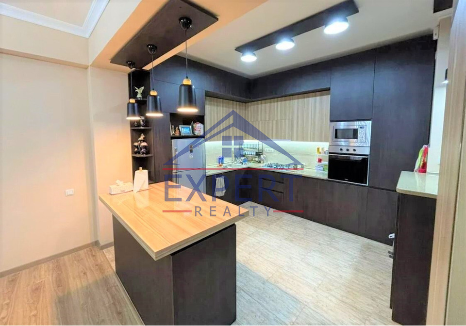 ԿԵՆՏՐՈՆ, ՊԱՐՈՆՅԱՆ ՓՈՂՈՑ, 3 ՍԵՆՅԱԿ