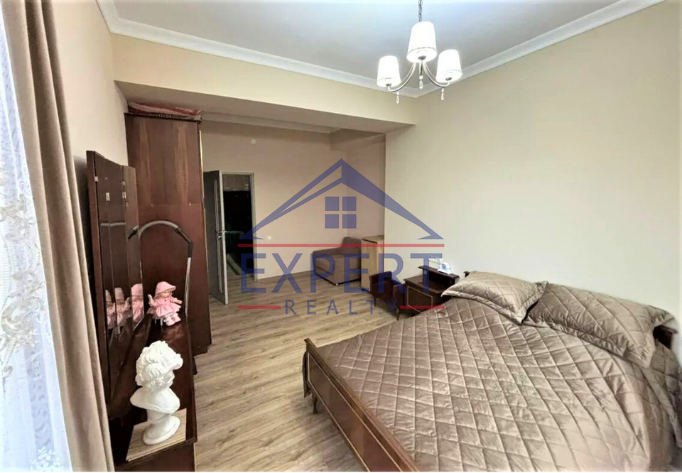 ԿԵՆՏՐՈՆ, ՊԱՐՈՆՅԱՆ ՓՈՂՈՑ, 3 ՍԵՆՅԱԿ