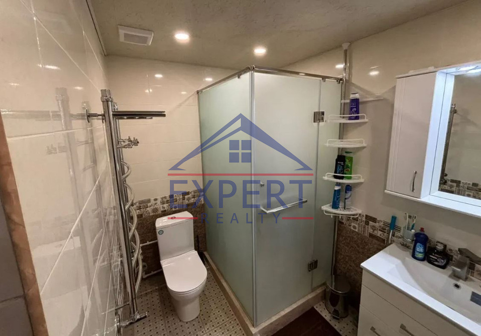 ԿԵՆՏՐՈՆ, ՊԱՐՈՆՅԱՆ ՓՈՂՈՑ, 3 ՍԵՆՅԱԿ