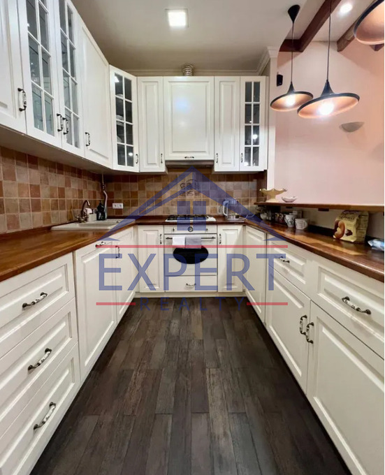 ԿԵՆՏՐՈՆ, ՊՈՒՇԿԻՆ ՓՈՂՈՑ, 3 ՍԵՆՅԱԿ