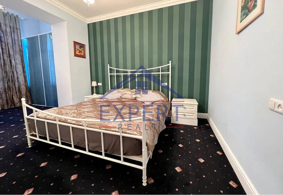 ԿԵՆՏՐՈՆ, ՊՈՒՇԿԻՆ ՓՈՂՈՑ, 3 ՍԵՆՅԱԿ