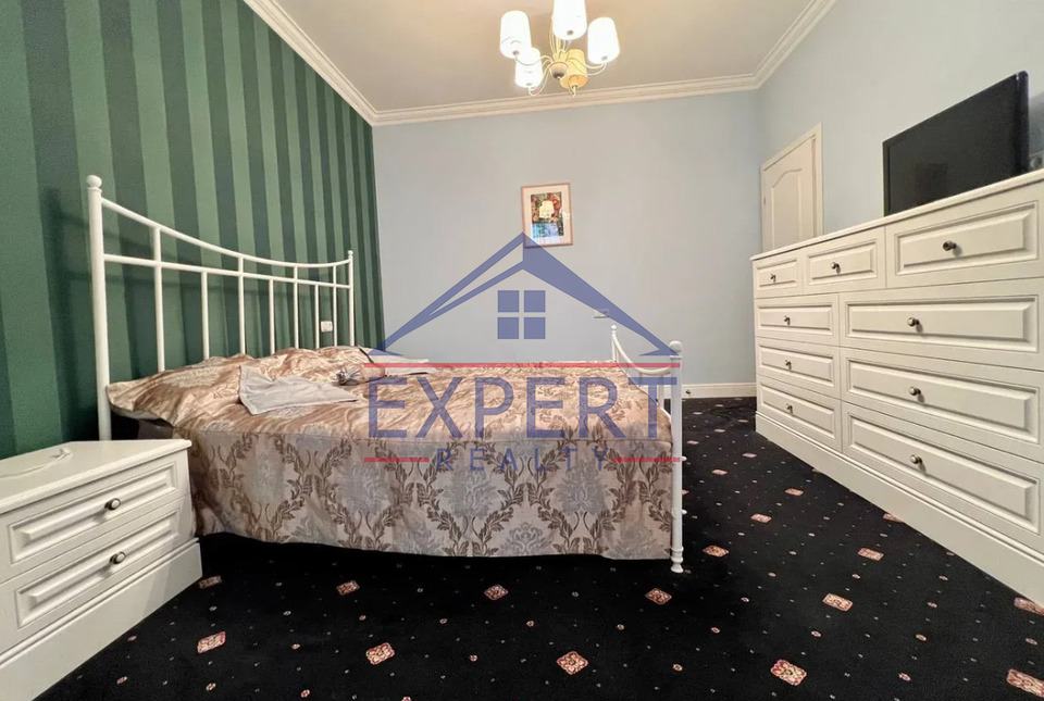 ԿԵՆՏՐՈՆ, ՊՈՒՇԿԻՆ ՓՈՂՈՑ, 3 ՍԵՆՅԱԿ