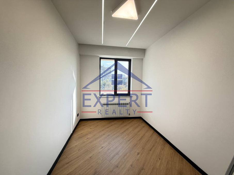 ԱՐԱԲԿԻՐ, ԿՈՄԻՏԱՍԻ ՊՈՂՈՏԱ, 3 ՍԵՆՅԱԿ